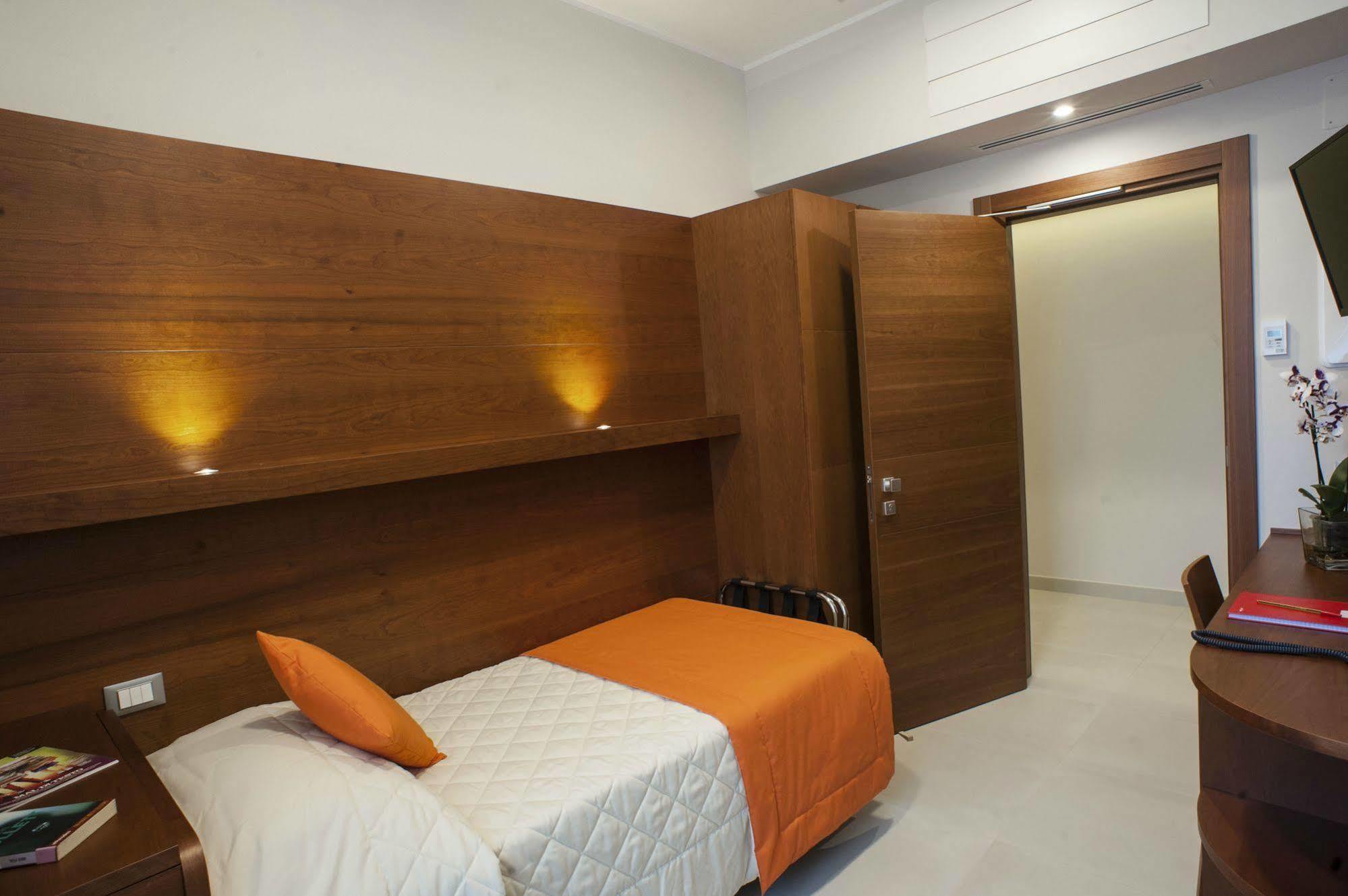 Angelina Hotel 3*